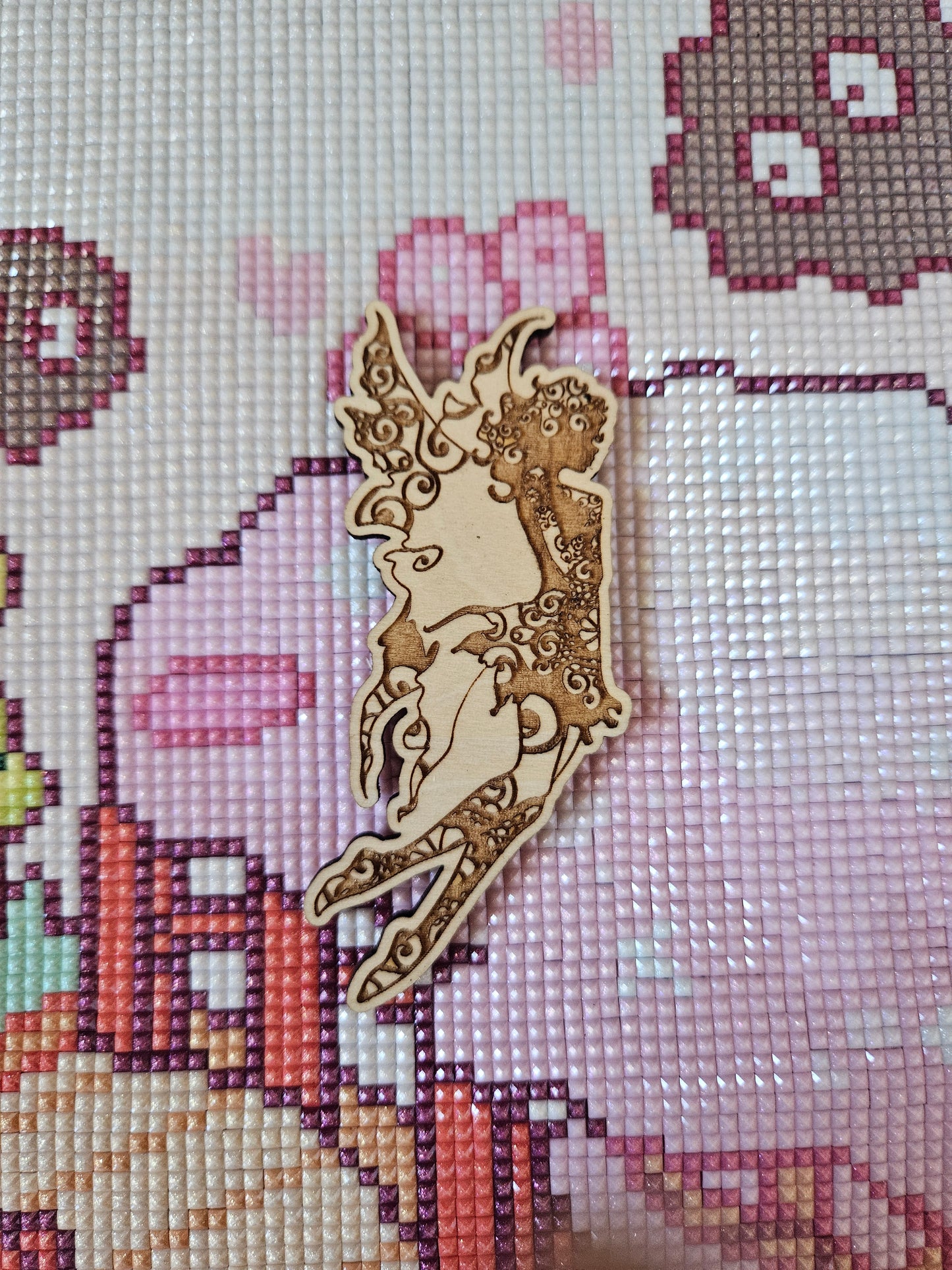 Floating Filigree Fairy XXL Magnet