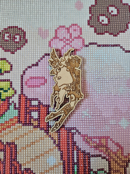 Floating Filigree Fairy XXL Magnet