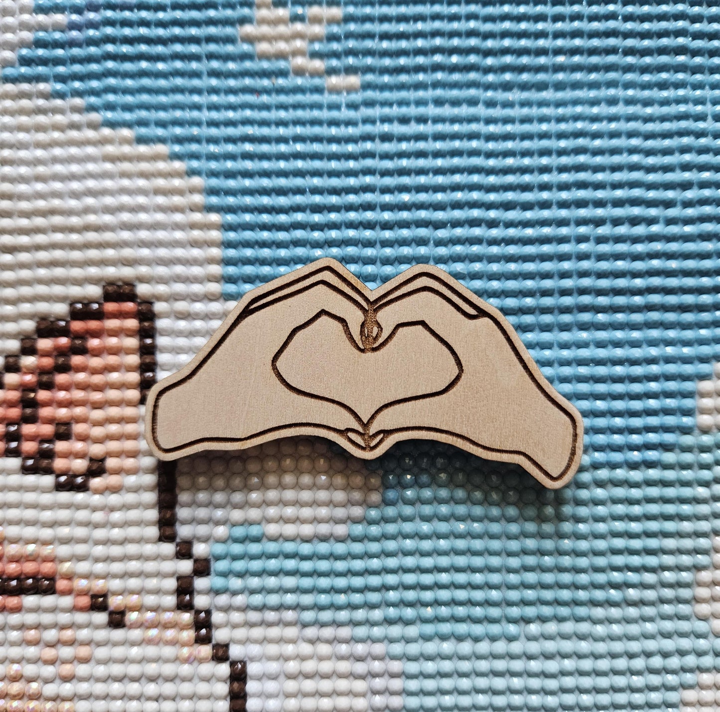 Taylor Swift Heart Hands